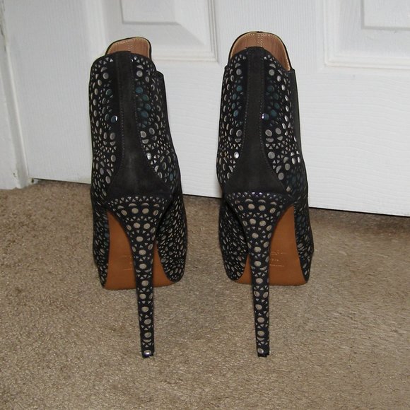NEW w/box size 39.5/9 ALAIA platform ankle boots laser cut design - Picture 9 of 16